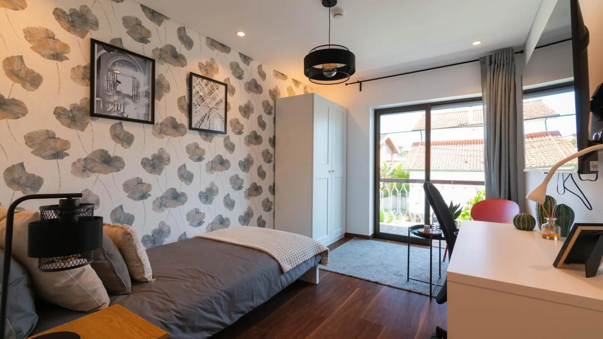 7Min To Uni Se-Velha - Ac - Work Desk - 300Mbs Wifi - Suite 7 Coimbra 0*,  Portugal